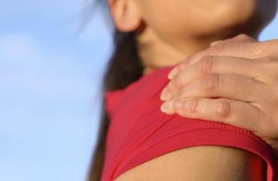 Woman shoulder injury